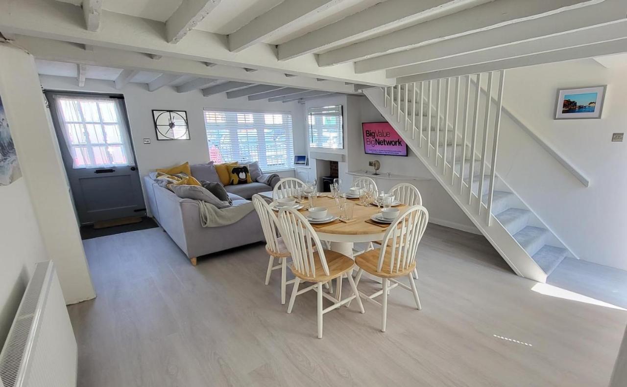 Bosun'S Cottage Luxury Stay In The Heart Of Town 웨이머스만 외부 사진